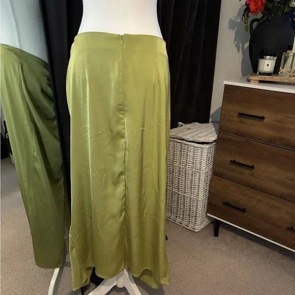 SHEIN Olive Green Satin Skirt - Picture 5 of 5